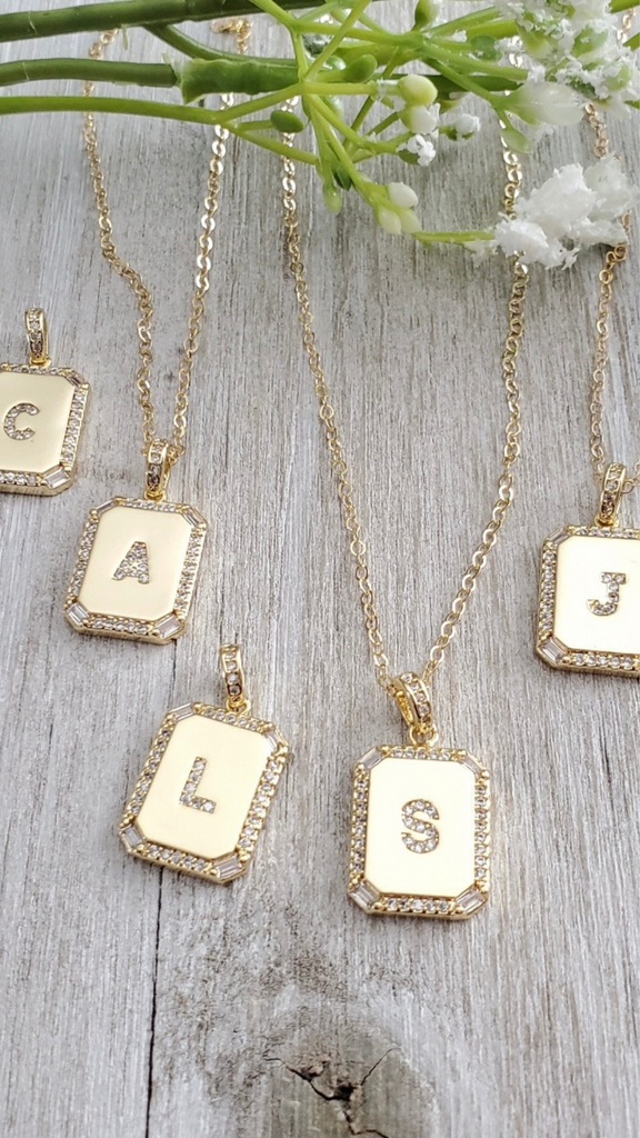 CHARMING INITIAL NECKLACE